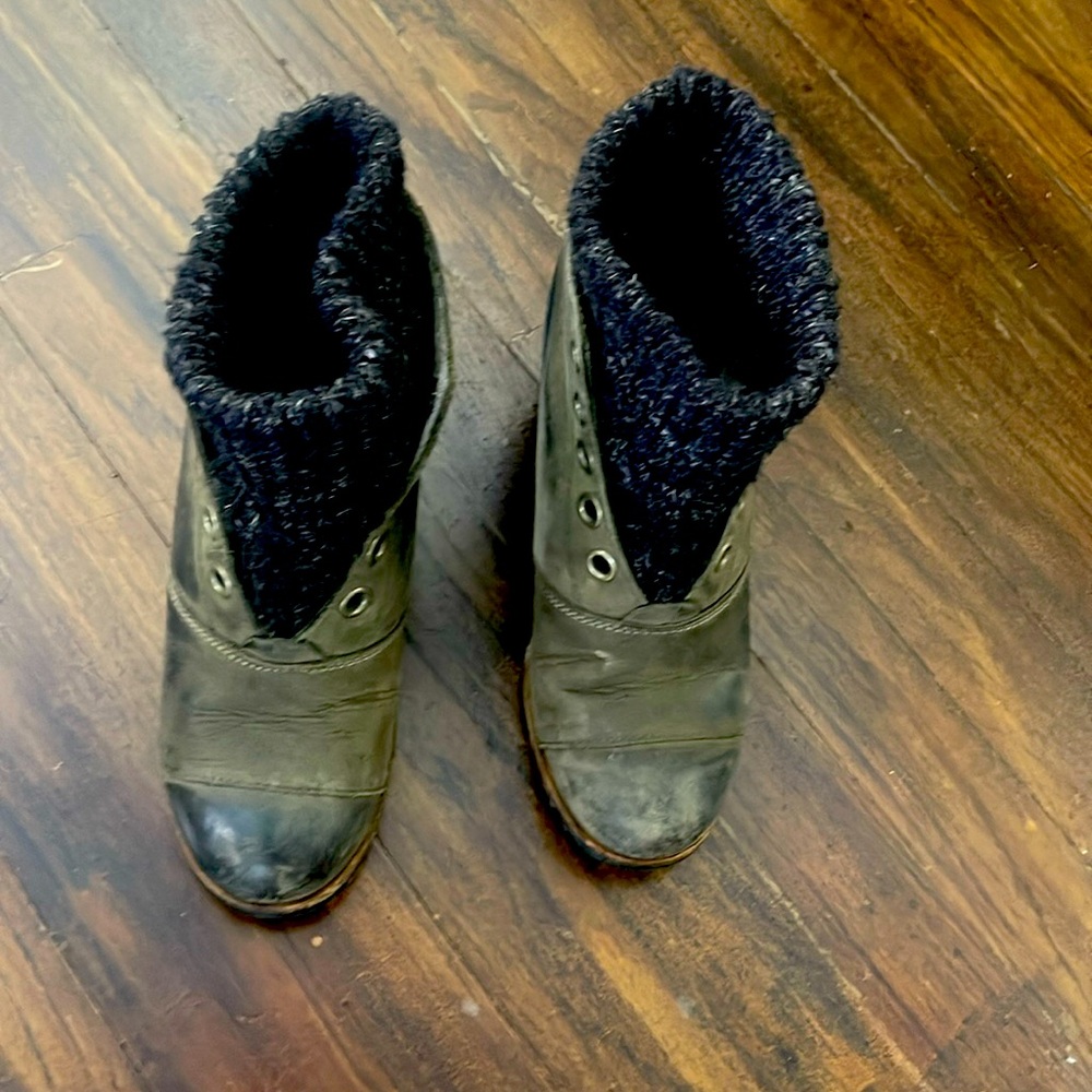 Sorel ankle boots